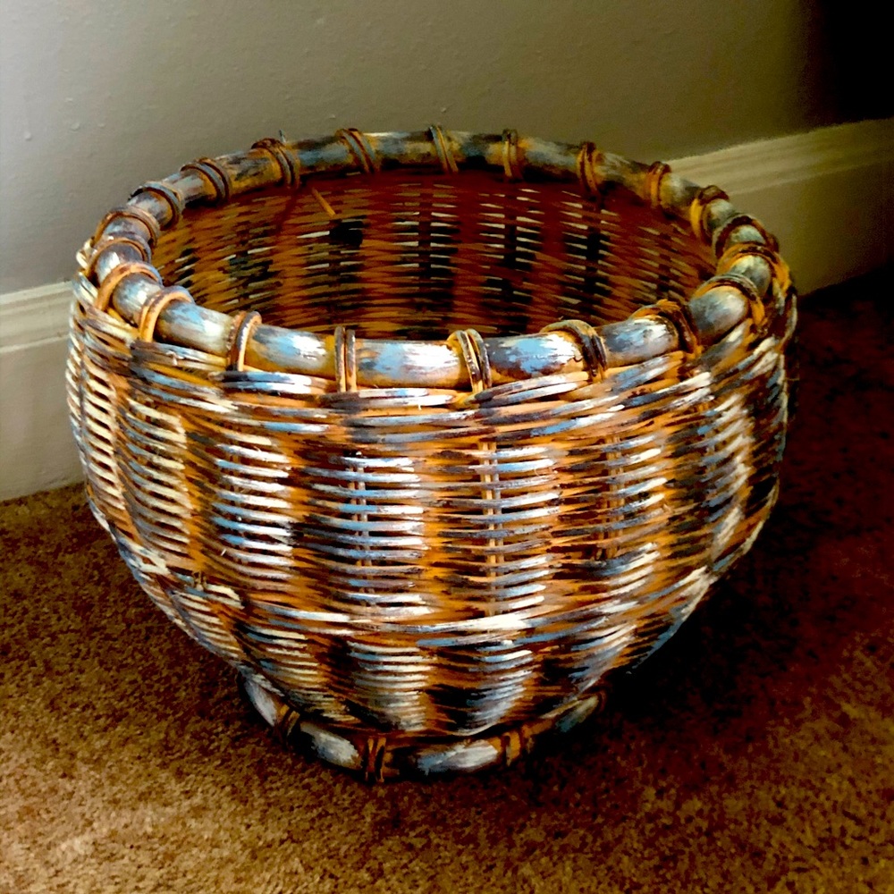 Wicker storage basket